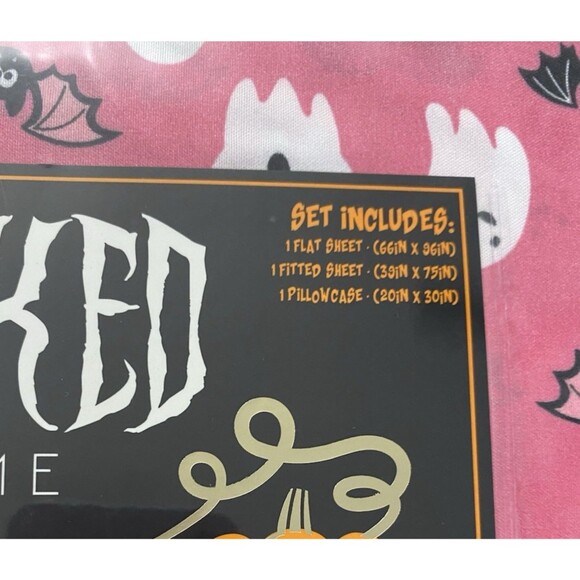 Wicked Home Twin Sheet Set Pink Ghosts Bats Halloween 3 Piece Bedding New - Picture 3 of 5